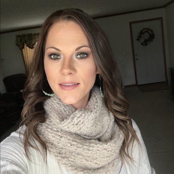 Meet your Posher, Lacy - Picture 4 of 4